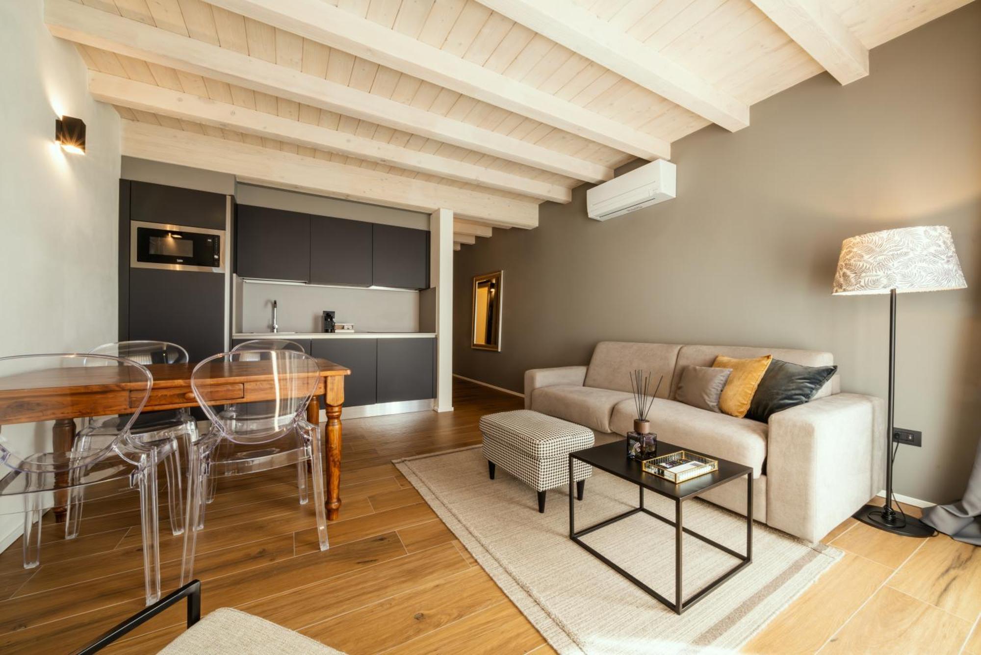 Il Vicolo Suite Apartments - Il Corso Tignale Luaran gambar